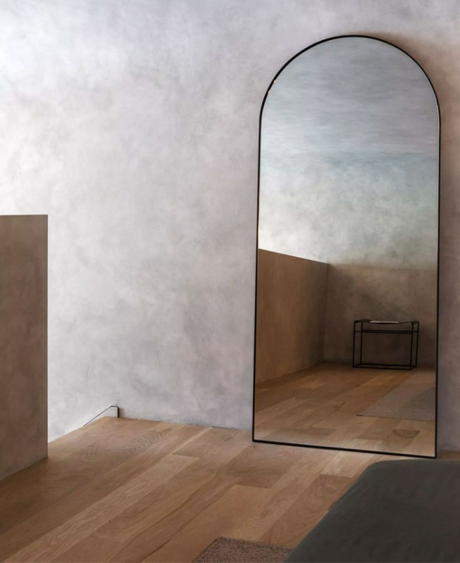 Интерьер стильного лофта с эстетикой брутализма