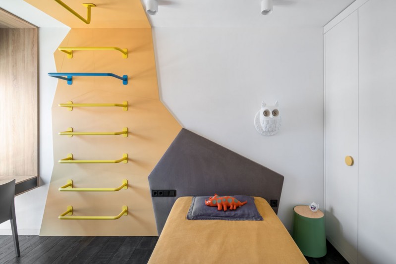 Стеклянные стены для зонирования киевской квартиры Стеклянные стены для зонирования киевской квартиры