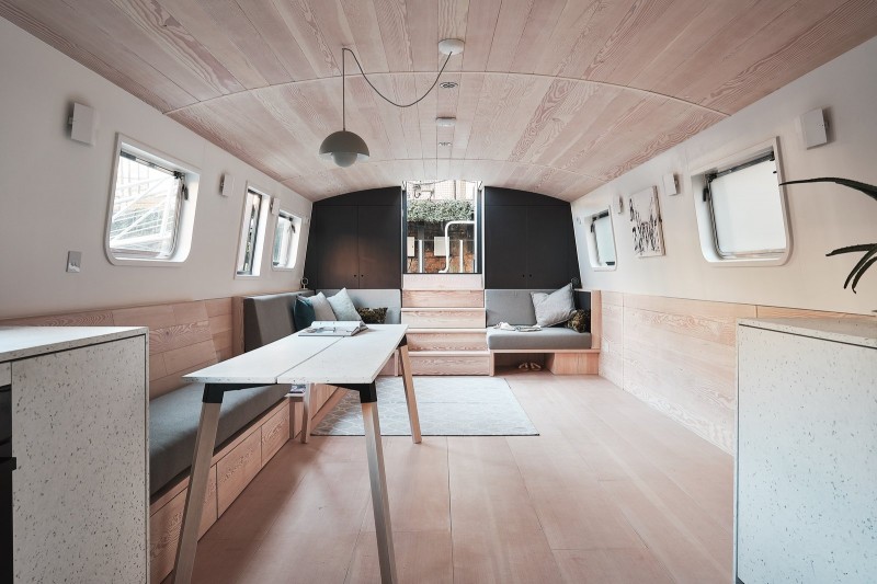 Интерьер плавучего дома в Лондоне