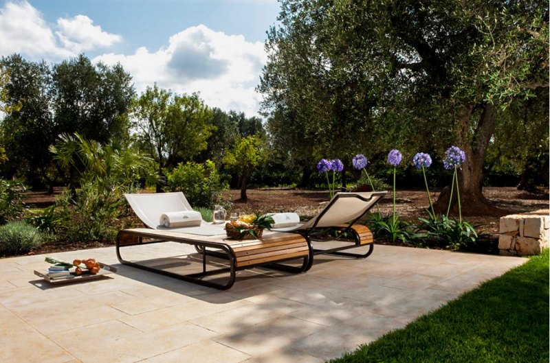 Небольшой отель-трулло Baraquiel в Сан-Микеле-Салентино, Италия Небольшой отель-трулло Baraquiel в Сан-Микеле-Салентино, Италия