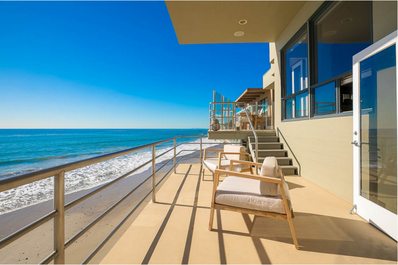 Пляжный дом в Малибу с панорамным видом на Тихий океан Пляжный дом в Малибу с панорамным видом на Тихий океан