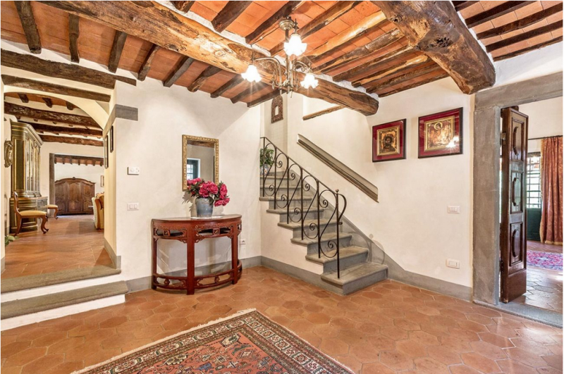 Вилла в Альбанских горах в Италии