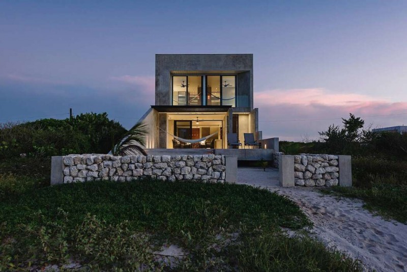 Бетонный пляжный дом на побережье Юкатана в Мексике Бетонный пляжный дом на побережье Юкатана в Мексике