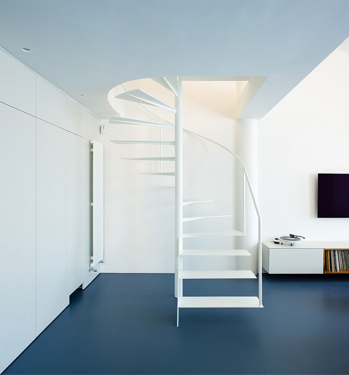 Интерьер минималистского лофта в Валенсии, Испания