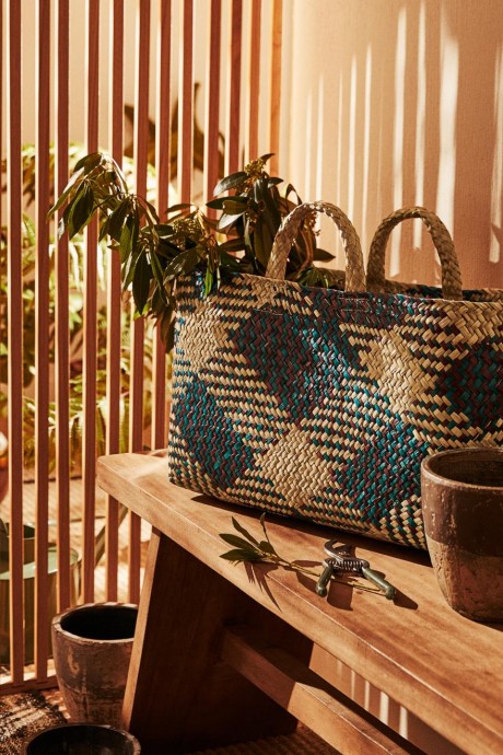 Интерьер с земляными и оттенками охры от дизайнеров Zara Home
