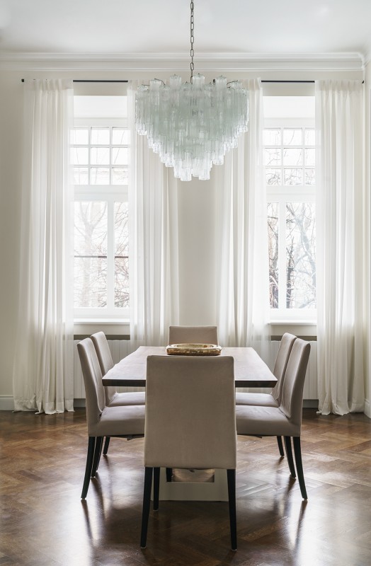 Интерьер в черно-белом цвете Интерьер в черно-белом цвете