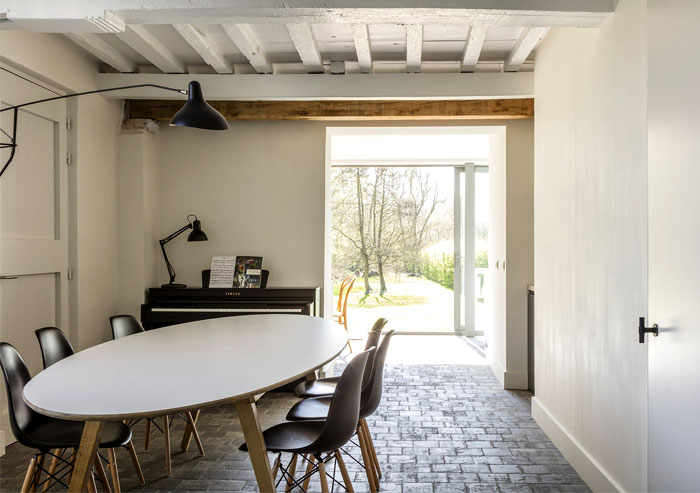 Утонченная атмосфера современного дома в Бельгии