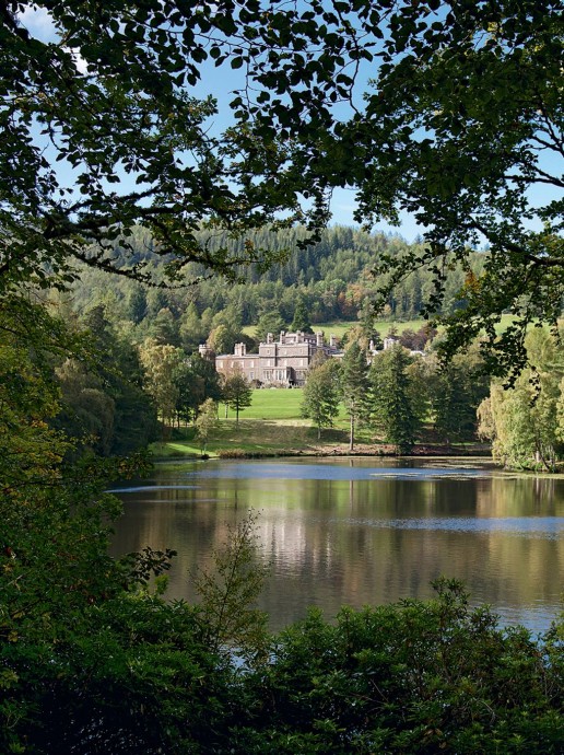 Замок Боухилл в Шотландии, в котором хранится одна из величайших частных коллекций картин в мире