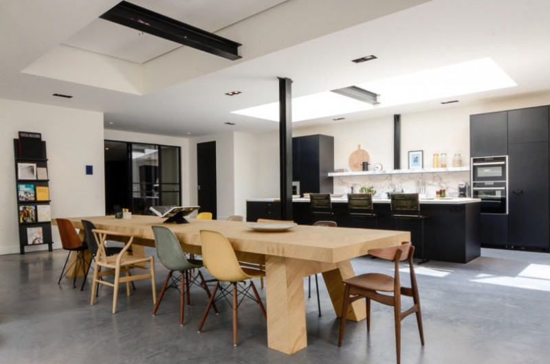 Лофт, расположенный в старом здании начала XVII века в Амстердаме Лофт, расположенный в старом здании начала XVII века в Амстердаме