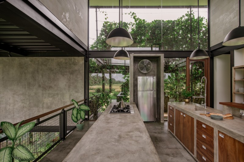 Вилла в стиле "лофт" с роскошным фоном тропических джунглей на Бали Вилла в стиле "лофт" с роскошным фоном тропических джунглей на Бали