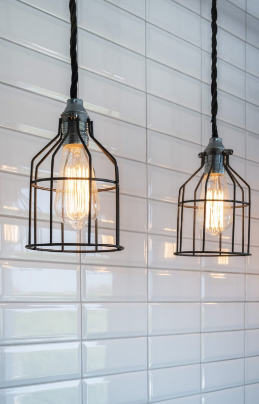 Промышленные акценты и натуральное дерево в дизайне польской квартиры