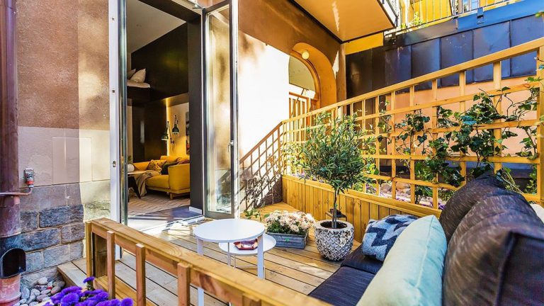 Уютная и привлекательная крошечная квартира-студия с террасой Уютная и привлекательная крошечная квартира-студия с террасой