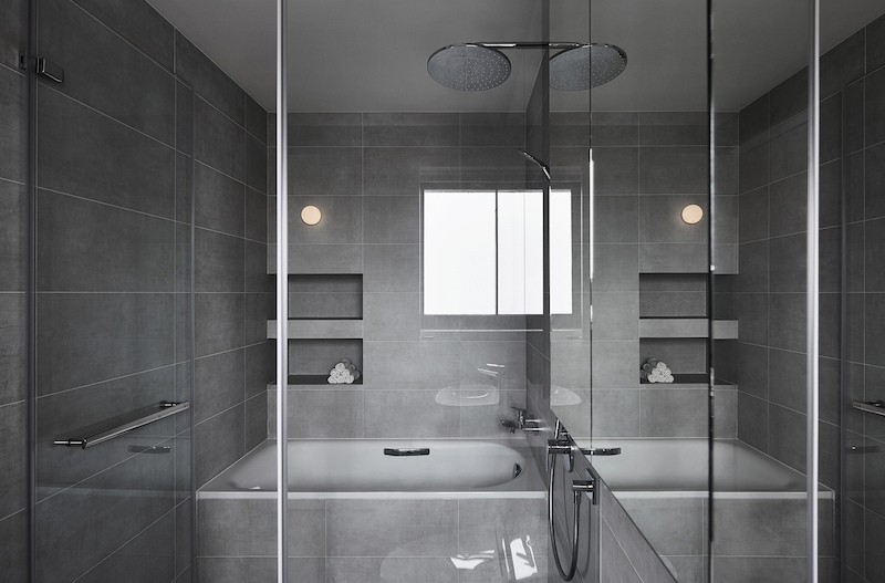 Современная квартира со сдержанным и сбалансированным интерьером Современная квартира со сдержанным и сбалансированным интерьером