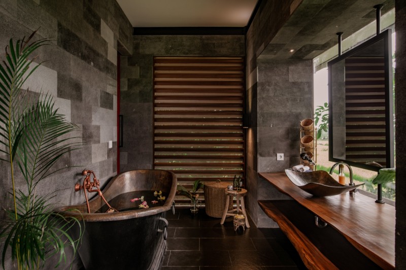 Вилла в стиле "лофт" с роскошным фоном тропических джунглей на Бали Вилла в стиле "лофт" с роскошным фоном тропических джунглей на Бали