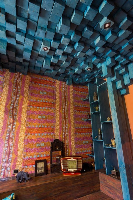 Эклектичный декор лофта, расположенного в бывшем старинном магазине