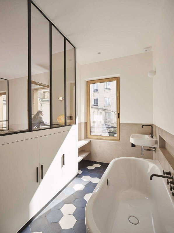 Парижская квартира с небольшим внутренним двориком