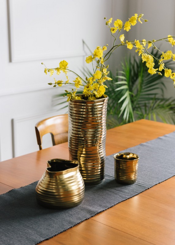 Прохладные цвета и медные акценты в интерьере просторных чикагских апартаментов Прохладные цвета и медные акценты в интерьере просторных чикагских апартаментов