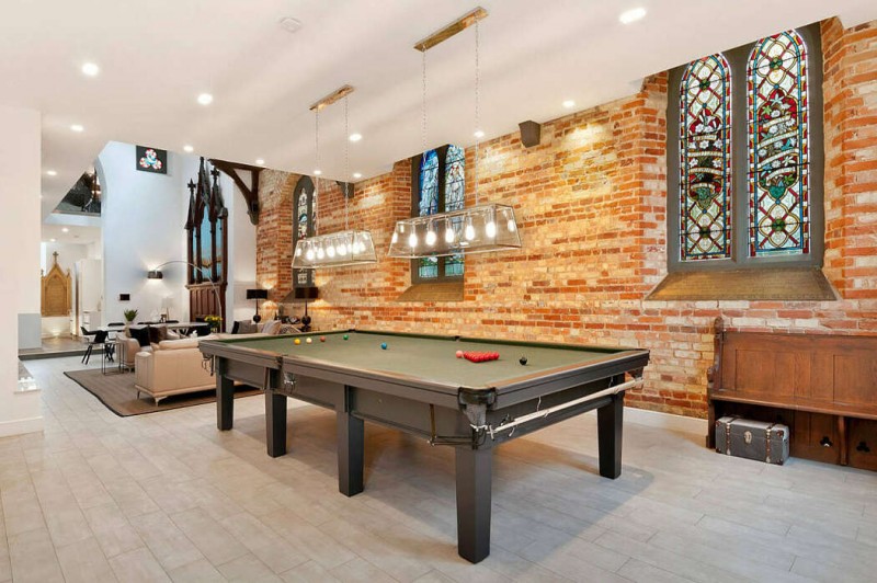 Средневековая церковь, преобразованная в частную резиденцию в Снодленде, Шотландия