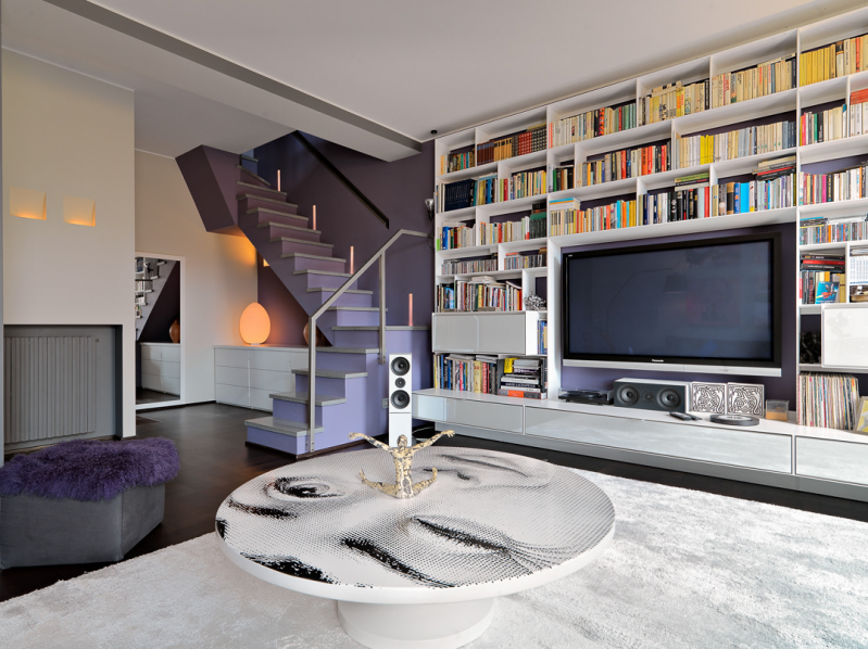 "50 оттенков фиолетового": дизайн квартиры ведущего телешоу