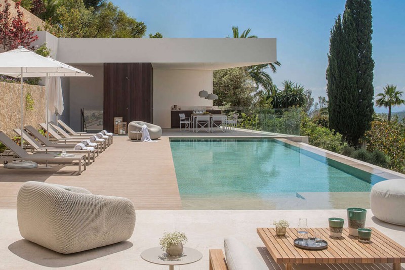 Двухэтажная вилла на Майорке Двухэтажная вилла на Майорке