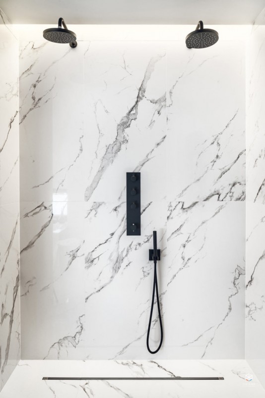 Интерьер дома у озера в деревне недалеко от Познани, Польша