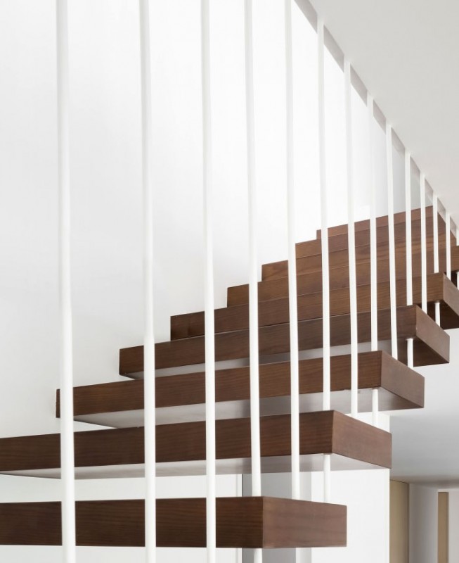 Интерьер мансардной квартиры в Шаньтоу, провинция Гуандун, Китай Интерьер мансардной квартиры в Шаньтоу, провинция Гуандун, Китай