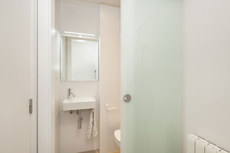 Интерьер просторной квартиры в Барселоне Интерьер просторной квартиры в Барселоне