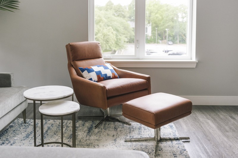 Стильный интерьер квартиры в Даунерс-Гроув, штат Иллинойс