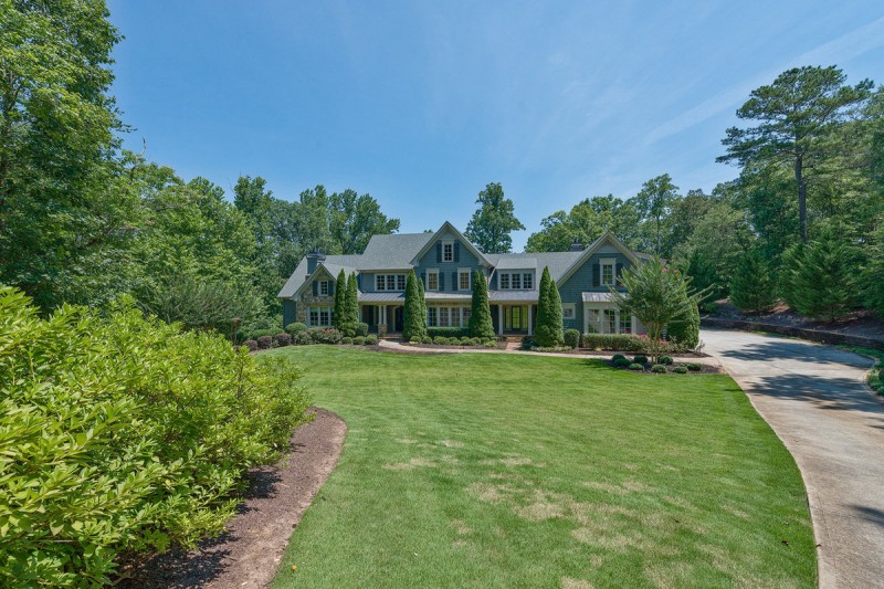 Вневременная элегантность обстановки дома в городе Розуэлл, штат Джорджия