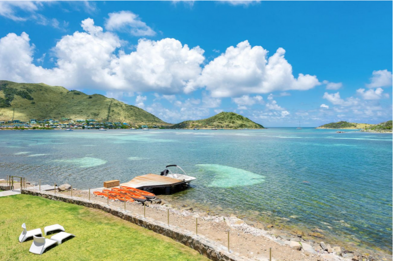 Впечатляющая вилла на берегу океана на острове Сен-Мартен Впечатляющая вилла на берегу океана на острове Сен-Мартен