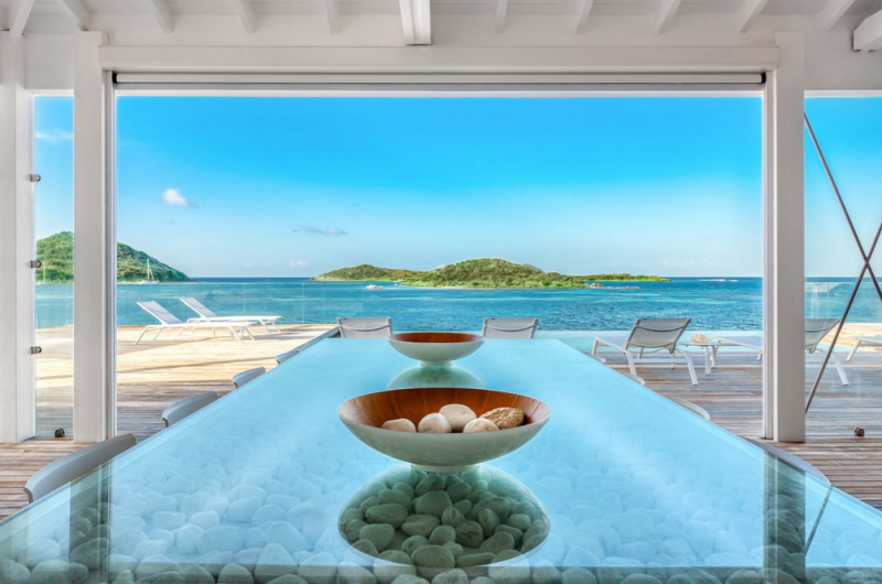 Впечатляющая вилла на берегу океана на острове Сен-Мартен Впечатляющая вилла на берегу океана на острове Сен-Мартен