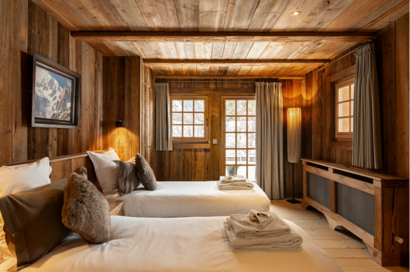 Деревенское шале недалеко от горнолыжного курорта Шамони-Монблан во Франции