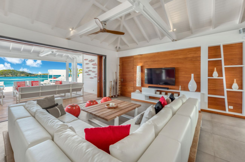 Впечатляющая вилла на берегу океана на острове Сен-Мартен Впечатляющая вилла на берегу океана на острове Сен-Мартен