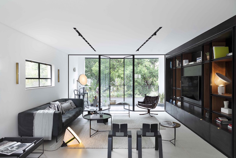 Монохромный интерьер квартиры в Тель-Авиве