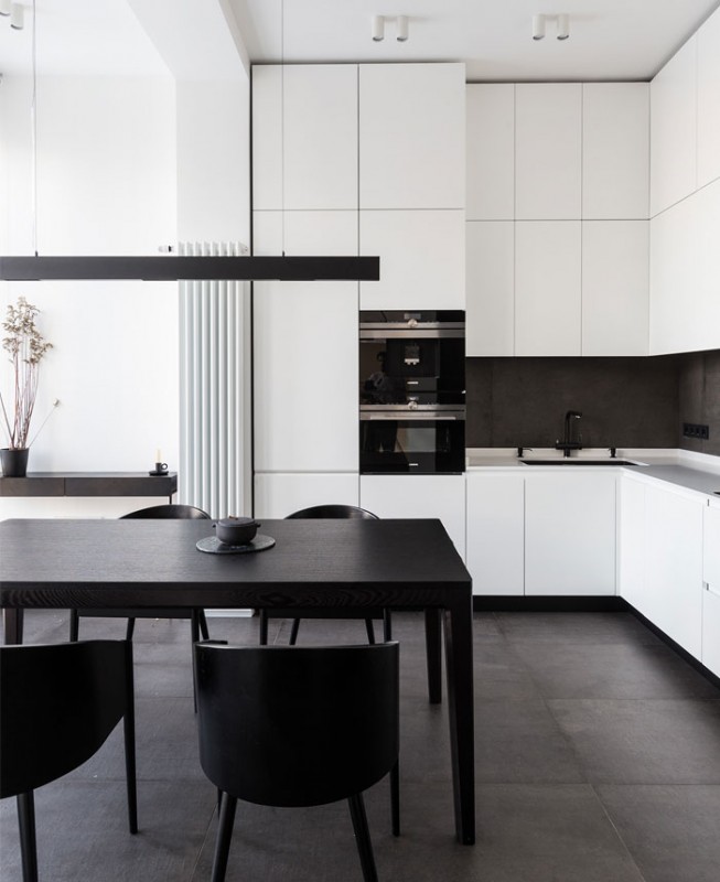 Контрастный интерьер стильных апартаментов