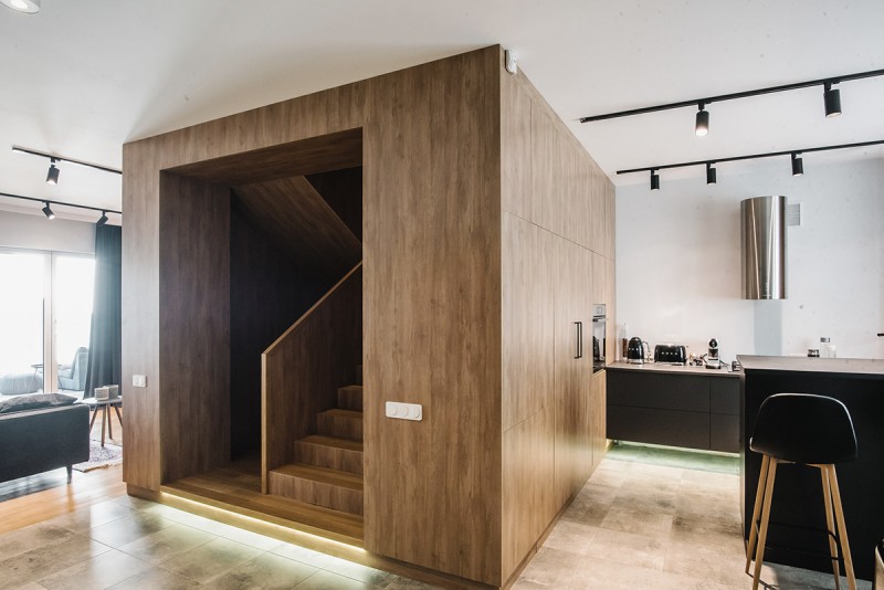 Интерьер двухэтажной квартиры для молодой семьи с ребенком