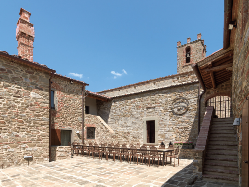 Частная резиденция в бывшем старинном монастыре