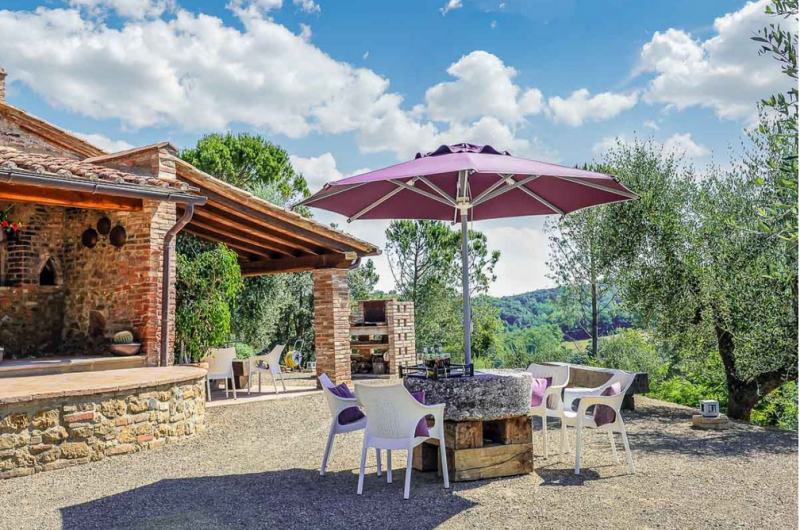 Традиционная вилла недалеко от Пизы, Италия Традиционная вилла недалеко от Пизы, Италия