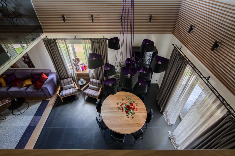 Необычные элементы декора и система освещения в загородном доме Необычные элементы декора и система освещения в загородном доме