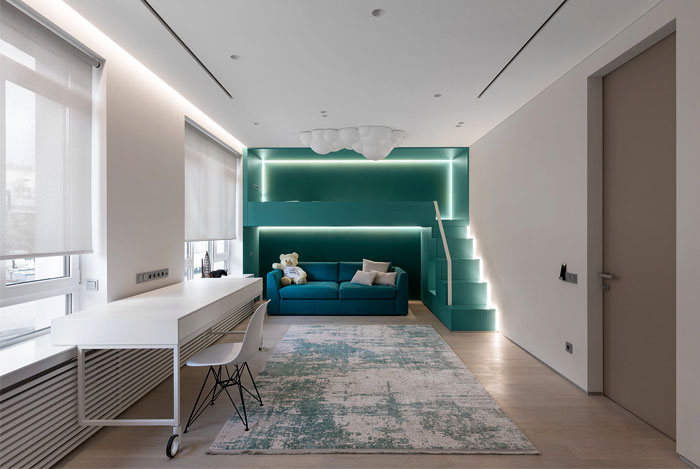 Декор квартиры с элегантными текстурами из светлого дерева и мрамора