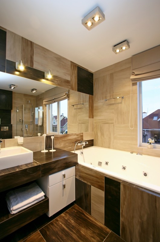 Гармоничное сочетание цветов в интерьере загородного дома