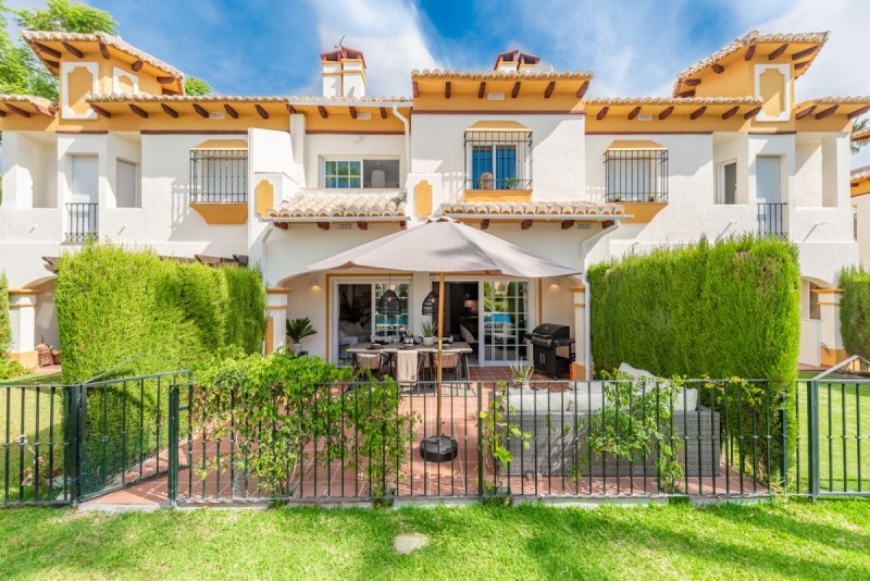 Двухуровневый таунхаус с террасой в Коста-дель-Соль, Испания