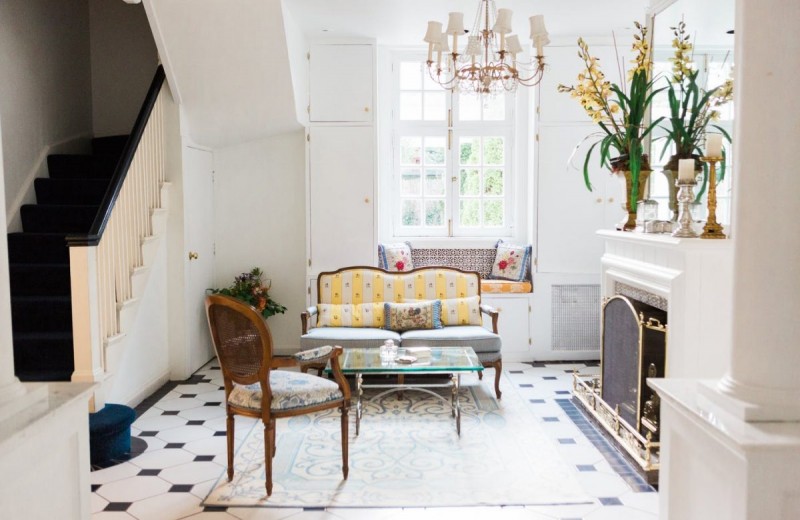 Французский загородный коттедж с потрясающим садом