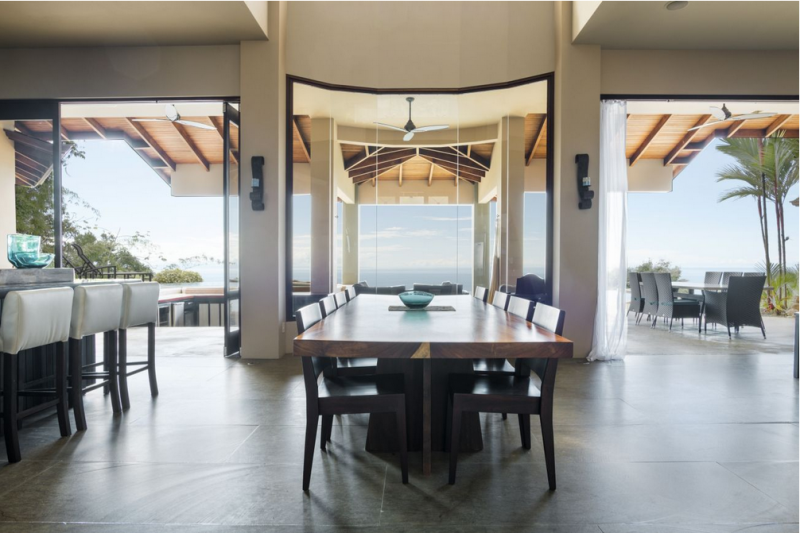 Тропическая вилла, построенная на скале среди джунглей в Коста-Рике Тропическая вилла, построенная на скале среди джунглей в Коста-Рике