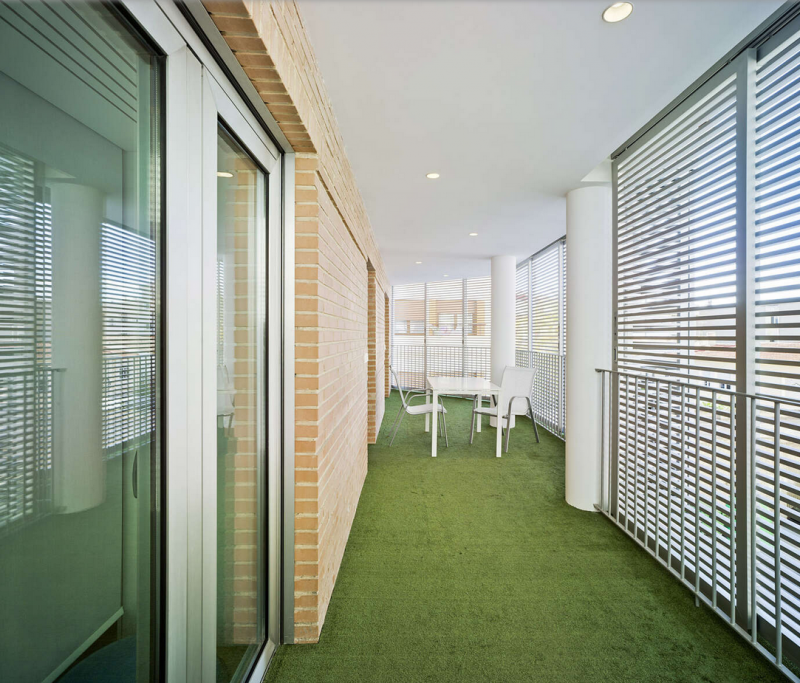 Светлые апартаменты для молодой семьи в Испании