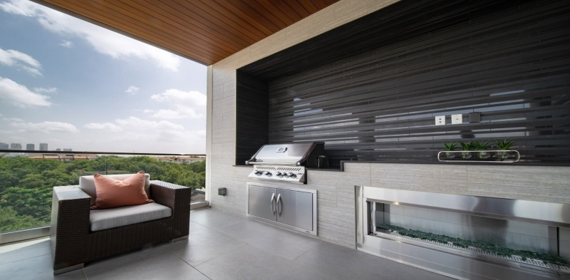 Апартаменты с открытой планировкой и панорамными окнами в Хьюстоне, Техас