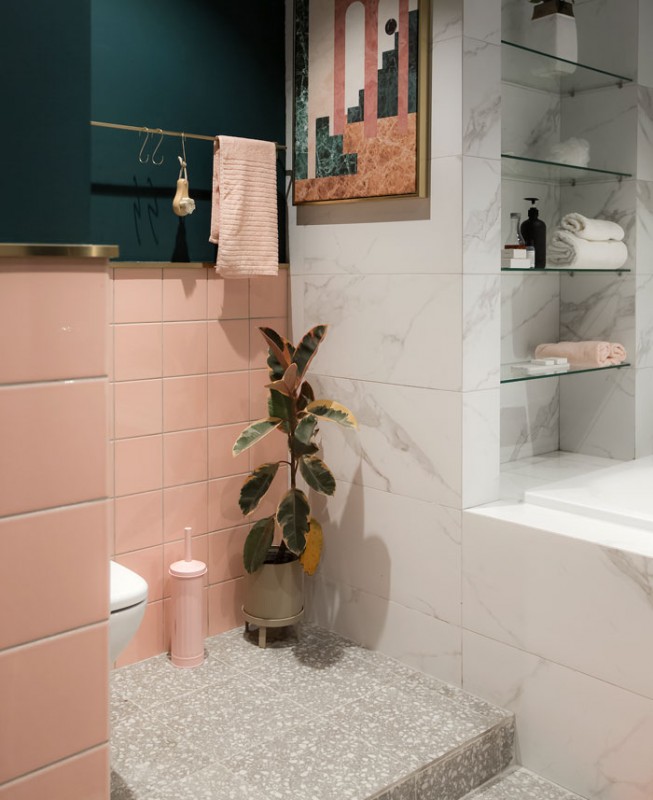 Игра форм, закругленных углов и ярких цветов в дизайне квартиры в Чэнду, Китай