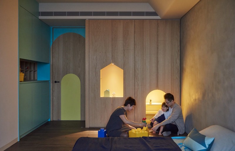 Интерьер уютной квартиры для семейной пары с детьми