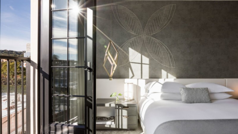 Отель La Peer, расположенный в процветающем дизайнерском районе Западного Голливуда