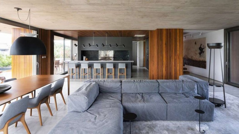 Современный двухэтажный дом, расположенный в Пелотасе, Бразилия